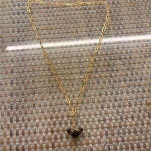 Elegant Gold Necklace with Pendant